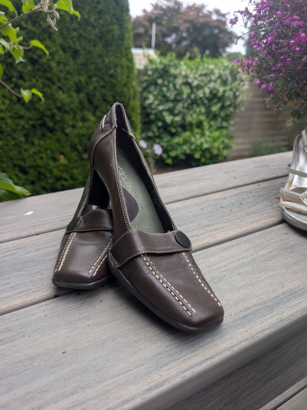 AEROSOLES Dark Brown Leather Low Heel Loafers